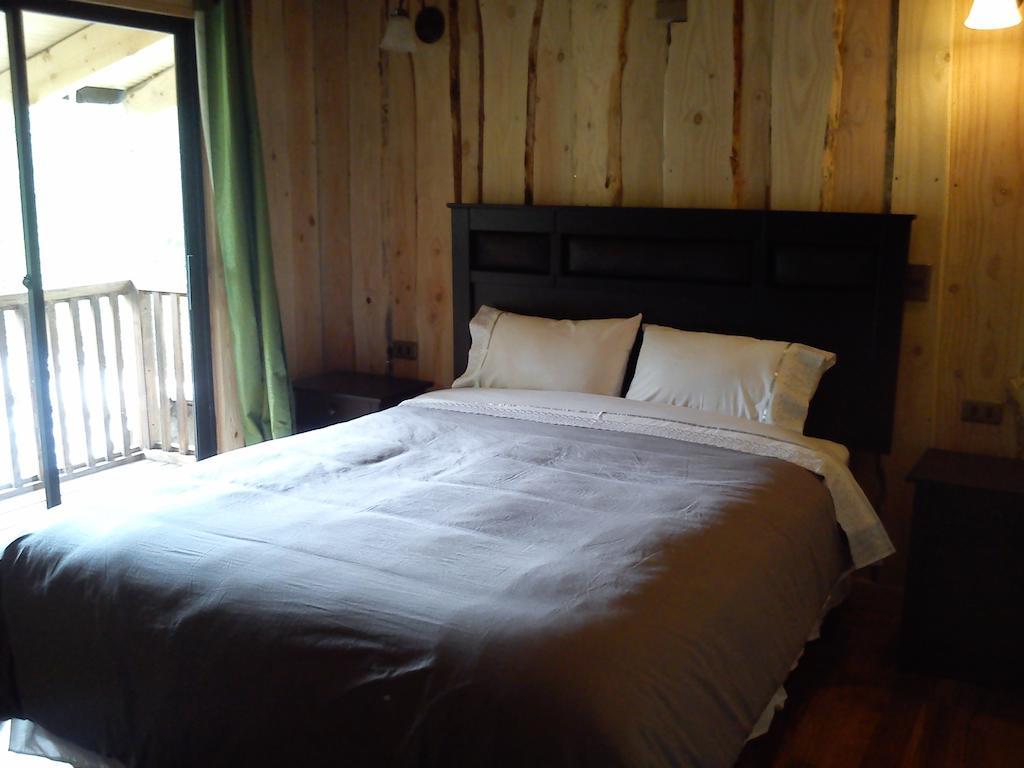 Hostal Los Alamos Neltume Esterno foto