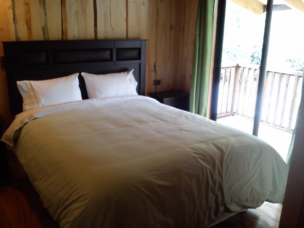 Hostal Los Alamos Neltume Esterno foto